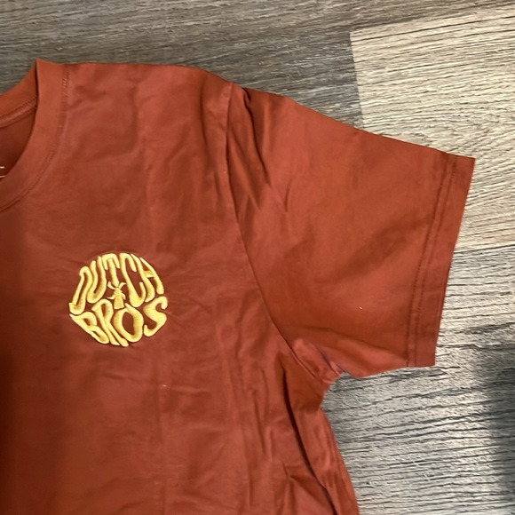 Dutch Bros Rust/Brown Short Sleeve Tee w/Retro Wavy Embroidered DB Logo - Picture 10 of 11